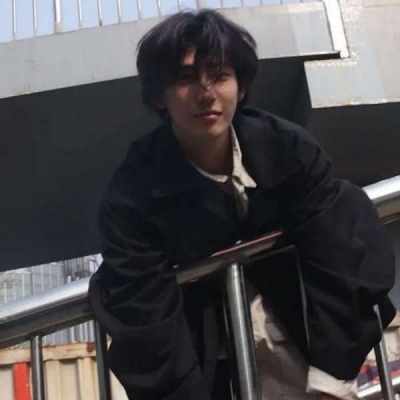 ins风超级成熟的高清头像男生帅气正面动漫图片