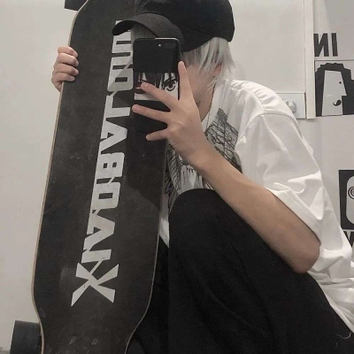 2021快手快速涨粉的欧美纹身抽烟头像 男生图片