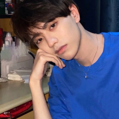 2021最新版文艺范的帅气真人大妹男生头像图片