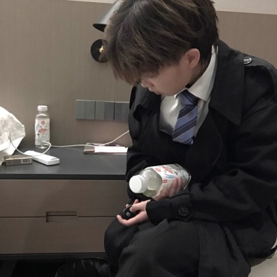 精选很酷拽的霸气抖音男生可爱小孩头像带墨镜图片
