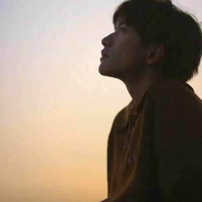 很稳重又很帅气的男头真人气质图片