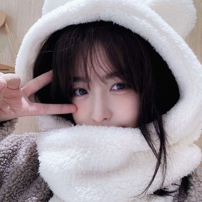 高清干净的冬天好看qq头像女生雨中漫步图片