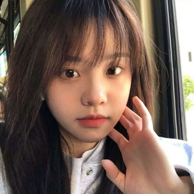高清2021年最火的女生黑化头像黑底图片