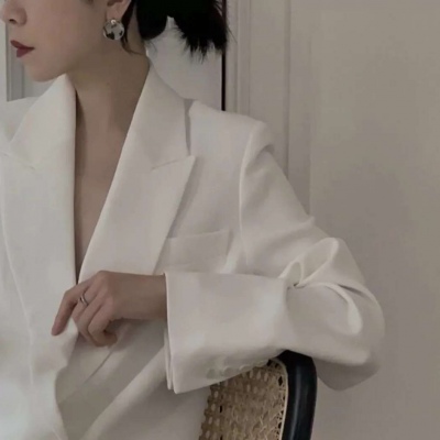 2021适合黑暗的霸气头像女生图片