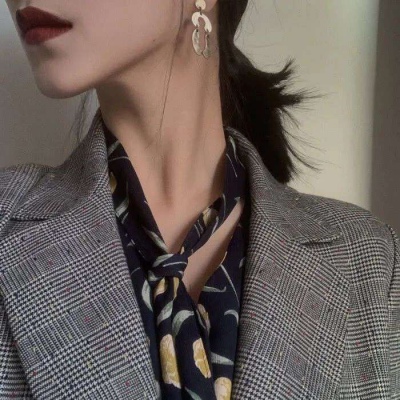 2021适合黑暗的霸气头像女生图片