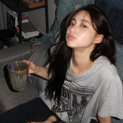 2021微信头像高冷脖子戴什么女生头像图片大全图片