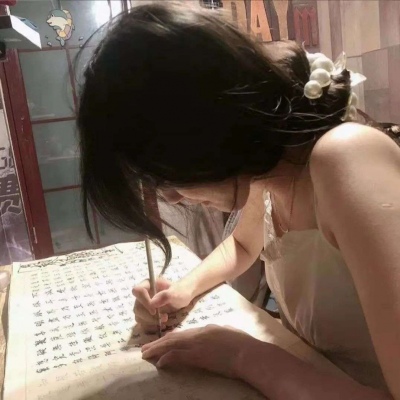 2021女生漫画头像女可爱的女孩图片