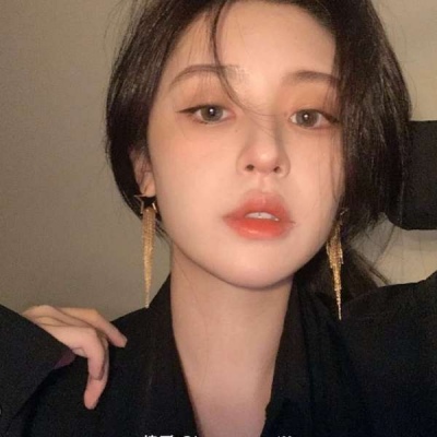 2021好看动漫女生伤感头像图片