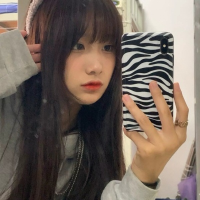 2021最火最新抽烟女生头像个性网图片