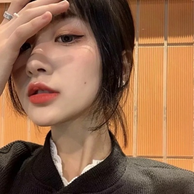 2021最火最新抽烟女生头像个性网图片