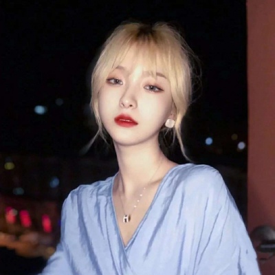 2021最火女生头像一套同一人图片