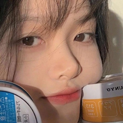 2021最火女生头像一套同一人图片