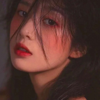 2021最火女生头像一套同一人图片