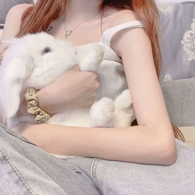 2021最新最火头像女生真人版有点丧图片