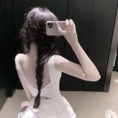 2021最新最火头像女生真人版有点丧图片