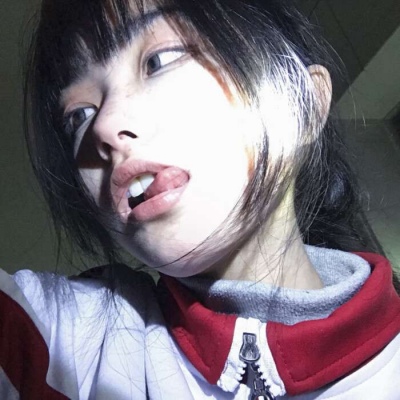 高清好看的2021年最火的头像头像女生小蛮腰图片