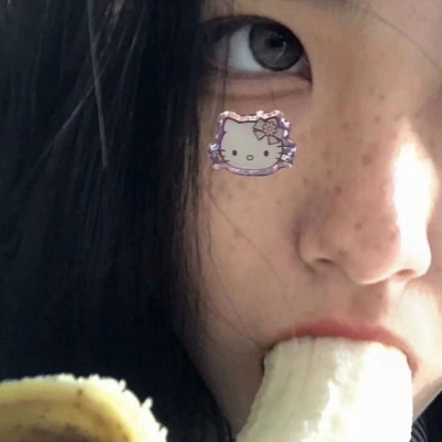 2021年最火爆的头像qq头像女生坐凳子图片
