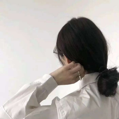 头像图片2021最火爆女生穿蕾丝头像图片