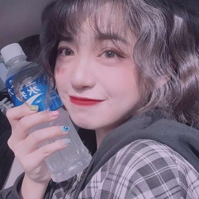 头像图片2021最火爆女生穿蕾丝头像图片