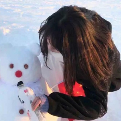 2021超可爱甜美十二个人的头像女生图片