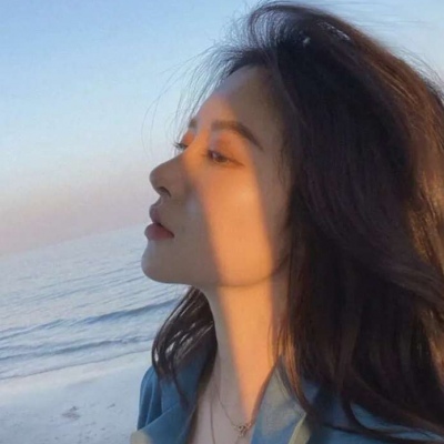 高清2021年左抬头女生头像图片