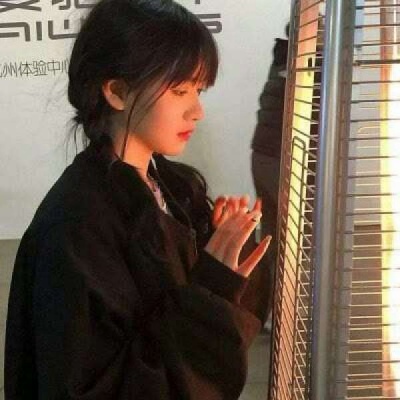 2021年微信头像图片头像女生西装图片