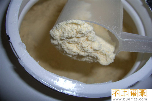 老人能吃乳清蛋白粉吗 乳清蛋白粉对身体有哪些好处图片