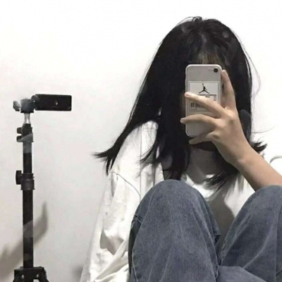 2021最火微信头像带蜜蜡女生图片