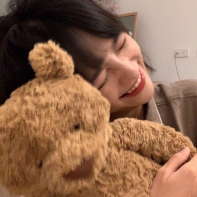 2021最火微信头像带蜜蜡女生图片