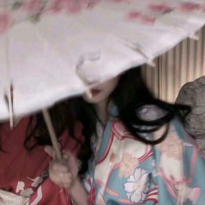 2021最火微信头像带蜜蜡女生图片