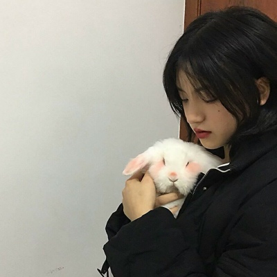 2021最火微信头像带蜜蜡女生图片
