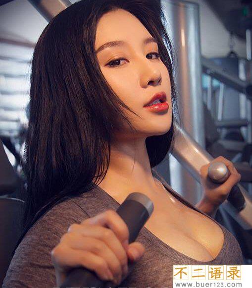 中国乳神樊玲比基尼 樊玲健身照流出让人鼻血直流图片
