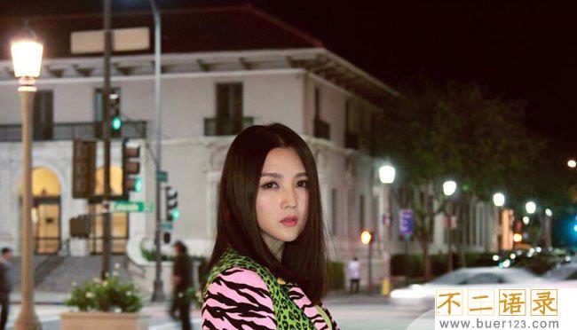  何洁金曲捞凸点 微博澄清真的穿内衣了图片