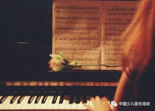 30岁学钢琴多久能10级图片