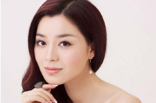 聪明有头脑的女人表现图片