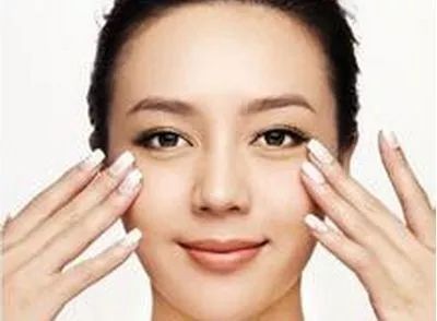化妆新手必备7种化妆品图片