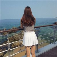 女生海边背影头像长发系列图片