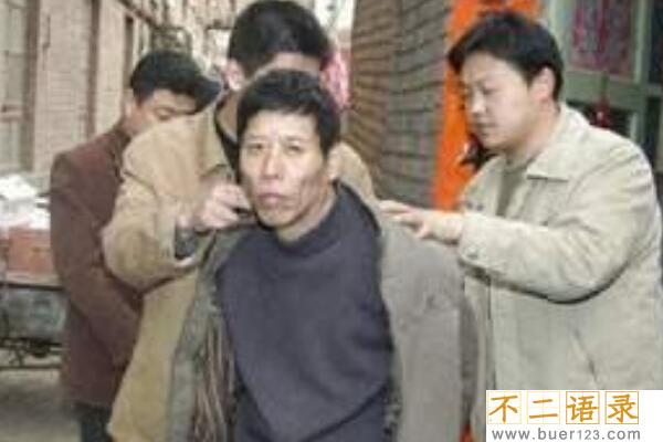 深圳95特大抢劫杀人案:色诱劫豪车(14个月内杀害17人)图片