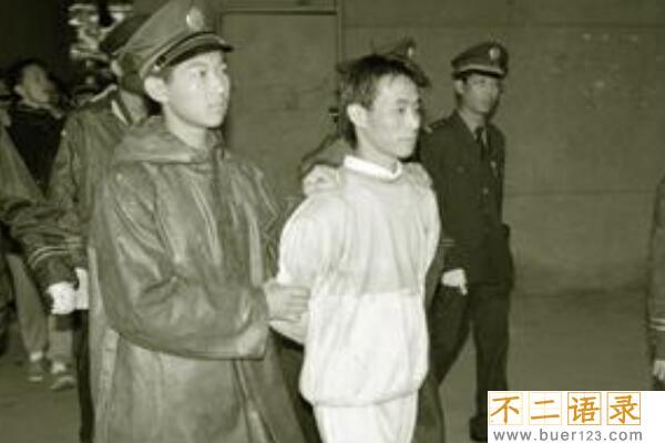 深圳95特大抢劫杀人案:色诱劫豪车(14个月内杀害17人)图片