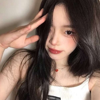 2021年最新款潮流时尚个性女生头像图片