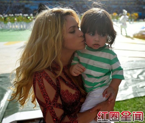 世界杯辣妈星爸萌娃组合 揭拉丁天后夏奇拉球星皮克资料与其儿子照片图片