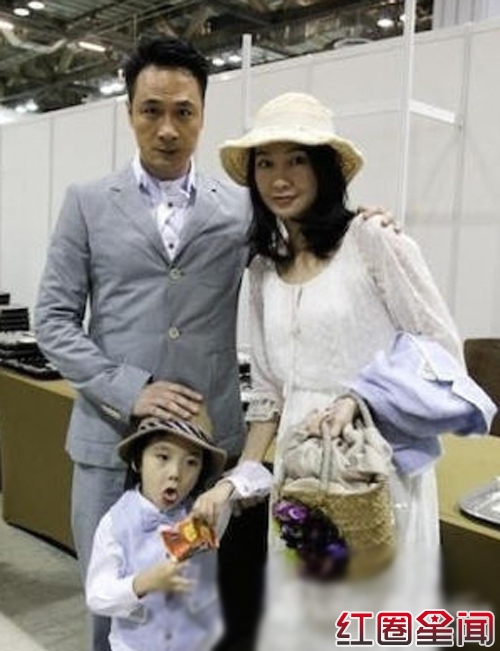 吴镇宇女儿是哪个 揭吴镇宇妻子王丽萍个人资料图片