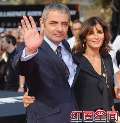 “憨豆先生”罗温艾金森逝世系误传 其妻子女儿照片曝光