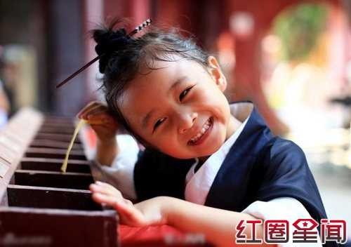 武汉长春观小道姑照片曝光 图片