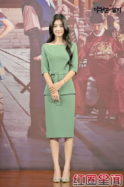 东方神起郑允浩女友是谁 揭与徐睿知关系及个人资料图片