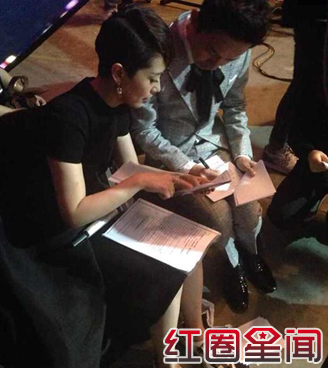 海清替代谢娜主持金鹰节闭幕式获赞图片
