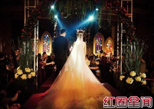 王仕鹏老婆李跑个人资料微博 大长腿私照曝光图片