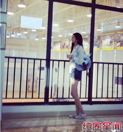王仕鹏老婆李跑个人资料微博 大长腿私照曝光图片