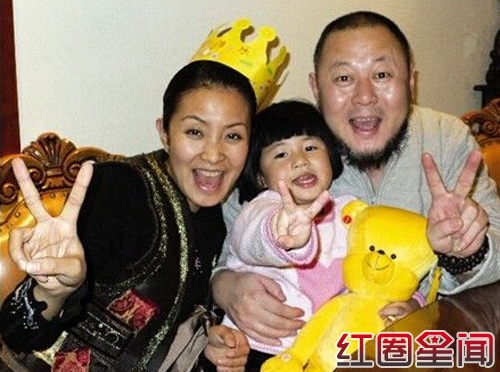 火风现任老婆姜华个人资料 与前妻仲小萍离婚原因及其照片曝光