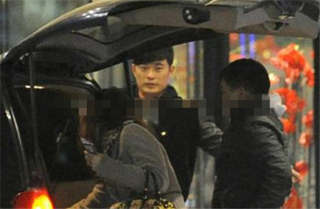 陈赫哽咽道歉离婚后坦白真相 许婧怀孕即将临产是真的吗图片